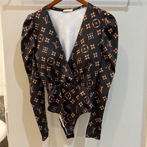 Black & brown long sleeves body suit sz M - made in Brazil